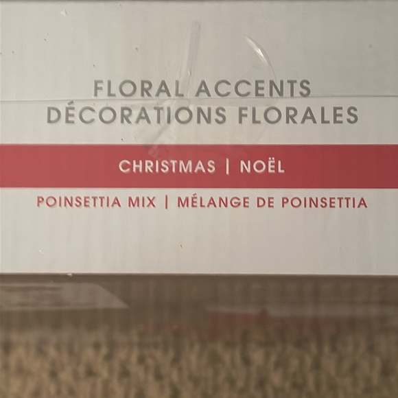 NWT: Ashland Floral Accent Poinsettia Mix - Picture 3 of 11